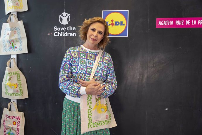 Lidl y Agatha Ruiz de la Prada lanzan una colección de bolsas solidarias a favor del programa de alimentación saludable de Save the Children