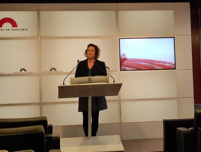 La portavoz del PSC en el Parlament, Alícia Romero, en rueda de prensa en el Parlament