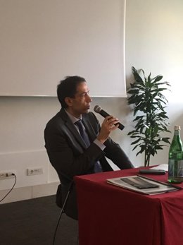 El embajador de Azerbaiyán ante la Santa Sede, Rahman Mustafayev