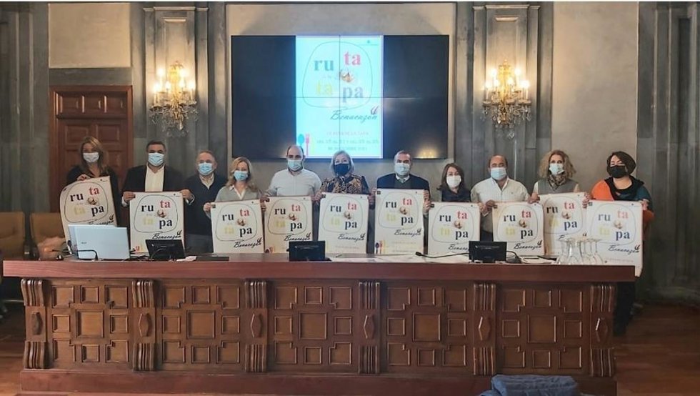 Presentación en la Casa de la Provincia de la Diputación de Sevilla la 'VII Ruta de la tapa de Benacazón'.