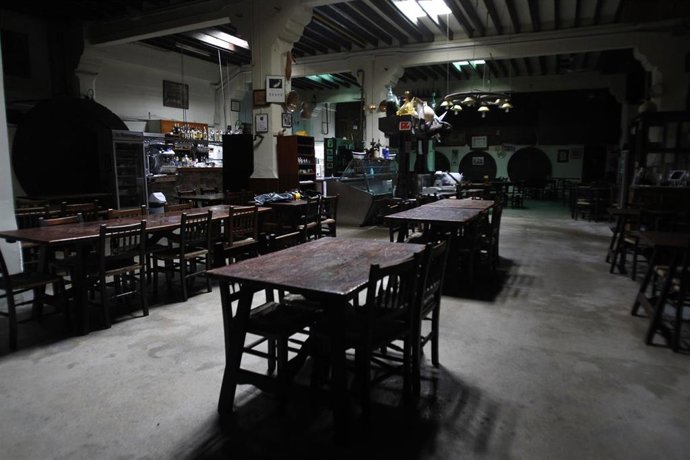 Archivo - El interior de un bar, a 11 de abril de 2021, en Mallorca, Islas Baleares (España).