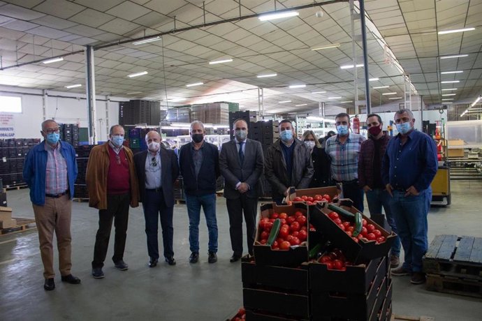 Cooperativas de Níjar y entidades sociales llegan a un acuerdo para la donación de alimentos.