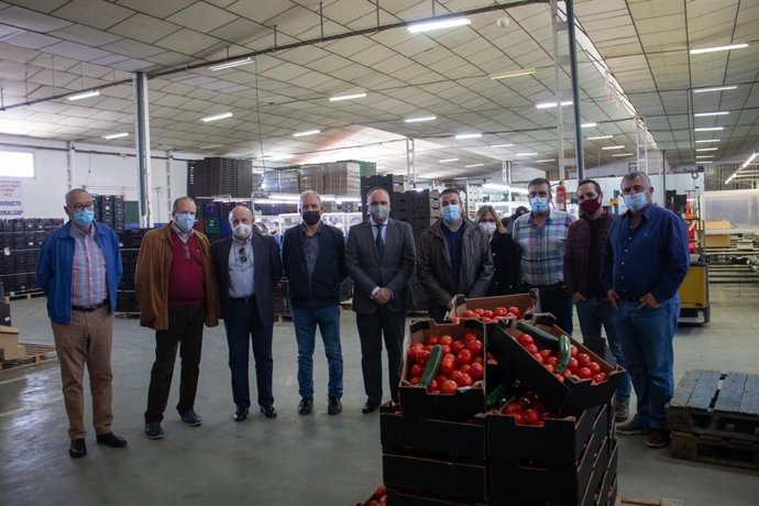 Cooperativas de Níjar y entidades sociales llegan a un acuerdo para la donación de alimentos.