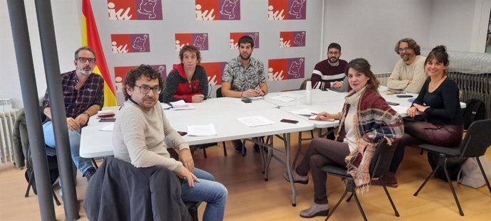 Reuníon de los máximos responsables de Podemos, IU y Batzarre en Navarra.