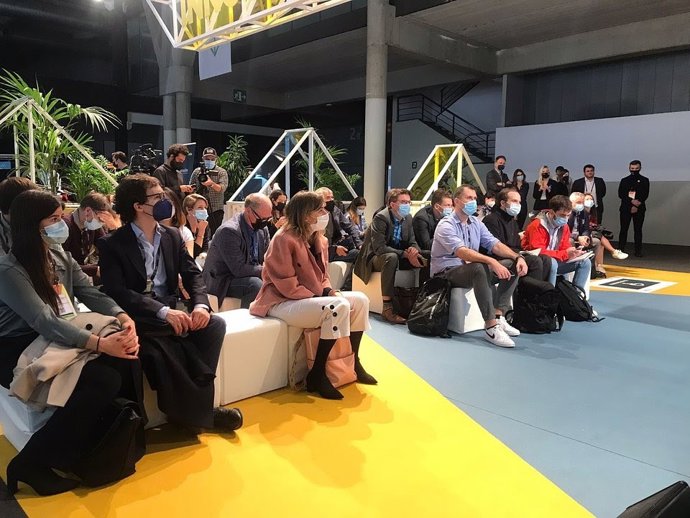 Momento del acto para presentar a las empresas.