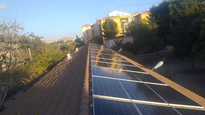 Placas solares en edificios públicos de Alicante