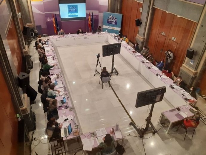 Reunión de la Mesa de Cuidados en el Ministerio de Igualdad