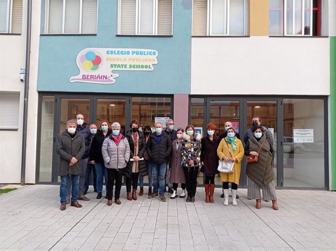 La Comisión de Educación del Parlamento de Navarra visita el colegio público de Beriáin.