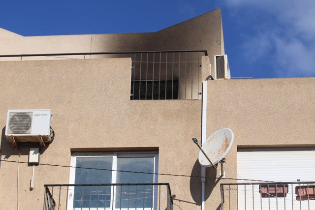 Fallecidas una mujer y sus dos hijos menores en el incendio "intencionado" de su vivienda en Almería