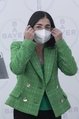 La ministra de Sanidad, Carolina Darias, en la presentación de la nueva línea de producción de Nifedipino de la planta de Bayer en La Felguera, a 11 de noviembre de 2021, en La Felguera, Langreo, Asturias (España). 