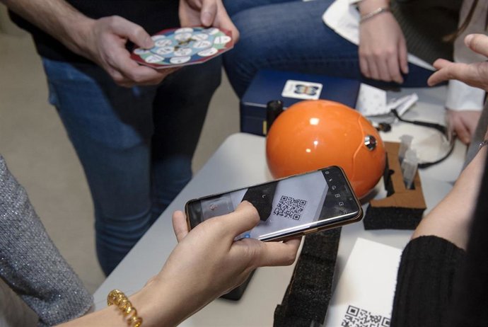 "Esto NO Es Un Juego", Lema De La Campaña Del Equipo SWICEU Para Concienciar Sobre El Uso De Los Antibióticos Entre Los Jóvenes Con Soportes Lúdicos