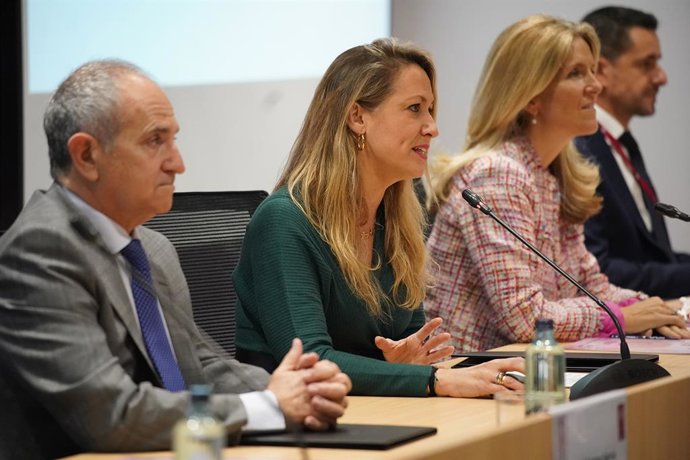 La decana del Colegio de la Abogacía de Barcelona (Icab), Maria Eugnia Gay, en la inauguración del I Congreso Europeo sobre Segunda Oportunidad. En Barcelona el 17 de noviembre de 2021.