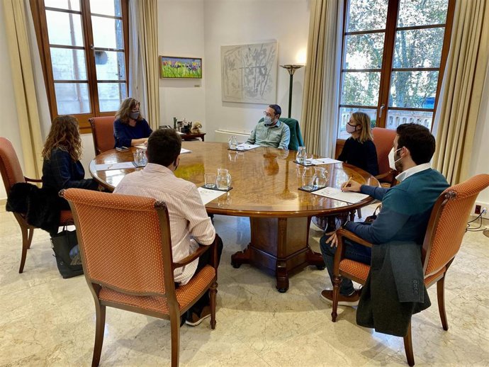 La presidenta del Govern, Francina Armengol, durante la conferencia.