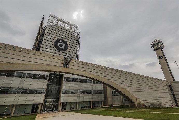 Archivo - Edificio de la sede de la televisión valenciana  Punt. 