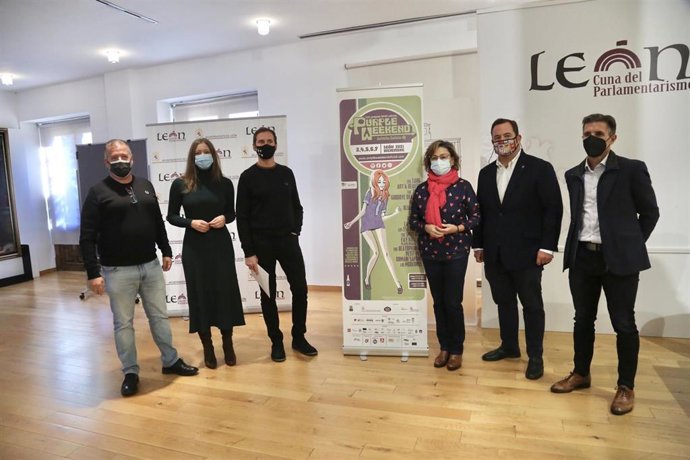 La Concejal De Acción Y Promoción Cultural, Evelia Fernández, Encabeza La Presentación Del 32 Edición Del Purple Weekend.