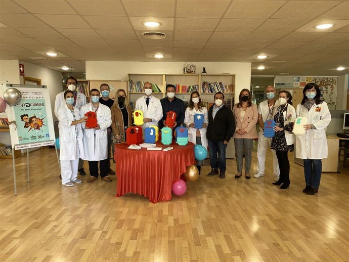 Recepción de la primera entrega de carcasas personalizadas.