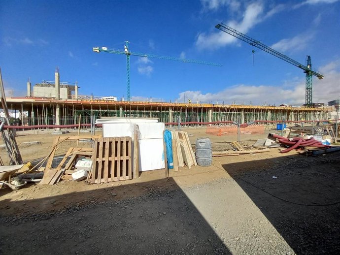 Obras de construcción del nuevo Centro de Educación Infantil y Primaria (CEIP) en la zona del barrio de Pescadería de Huelva, en el Ensanche Sur.