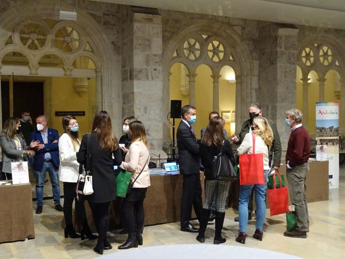 Andalucía promociona su oferta de turismo de interior en el mercado nacional durante Intur