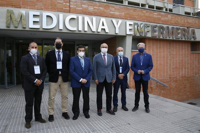 Responsables médicos en el encuentro de la Alianza Andalucía-Roche en Córdoba.