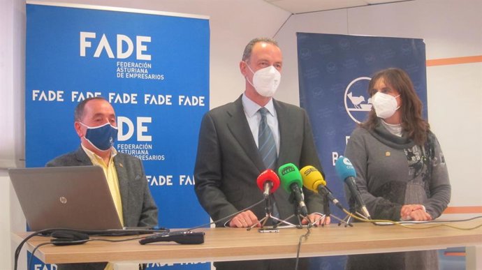 Juan José Cima, Alberto González y María Velasco presentan la campaña del Banco de Alimentos en Asturias