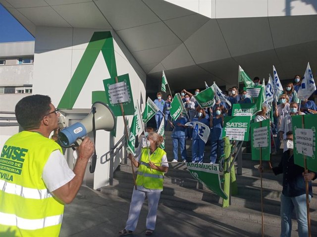 Enfermeros protestan el día 24 ante el Parlamento para exigir "una financiación adecuada" para la sanidad pública