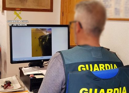 Crueldad plataforma mentiroso Detenido un individuo por dañar varios vehículos de Policía Local y de la  Guardia Civil en Cieza (Murcia)