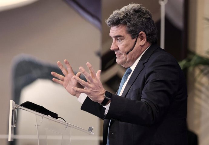 El ministro de Inclusión, Seguridad Social y Migraciones, José Luis Escrivá, interviene en la VII Jornada sobre los Planes de Pensiones en España, organizada por el diario económico 'Cinco Días', en el Hotel Intercontinental, a 17 de noviembre de 2021, 