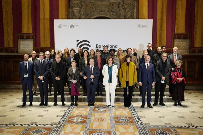 Acto de firma el convenio de cocapitalidad cultural y científica de Barcelona con los ministros Miquel Iceta y Diana Morant, y la alcaldesa Ada Colau.