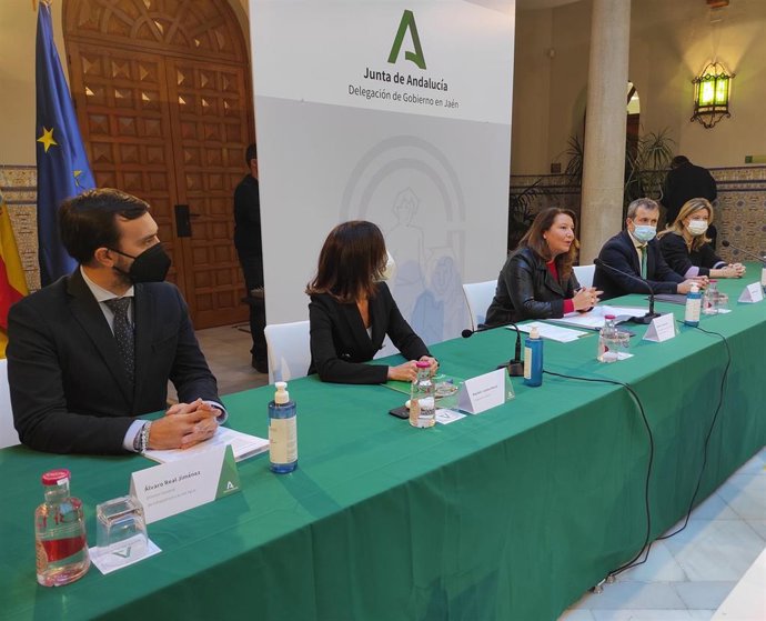 Carmen Crespo (c), en el acto celebrado en Jaén.