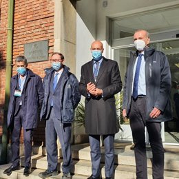 El alcalde de León, José Antonio Diez, durante su visita a ADL Biopharma.