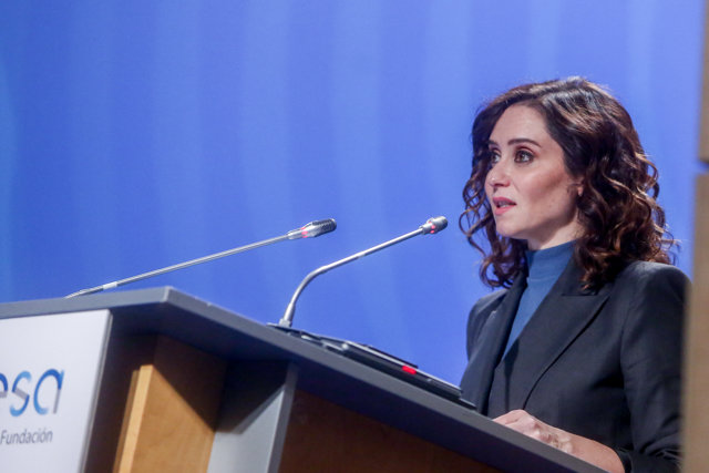 La presidenta de la Comunidad de Madrid, Isabel Díaz Ayuso, clausura el tercer encuentro anual Generación Savia, en el Auditorio Endesa