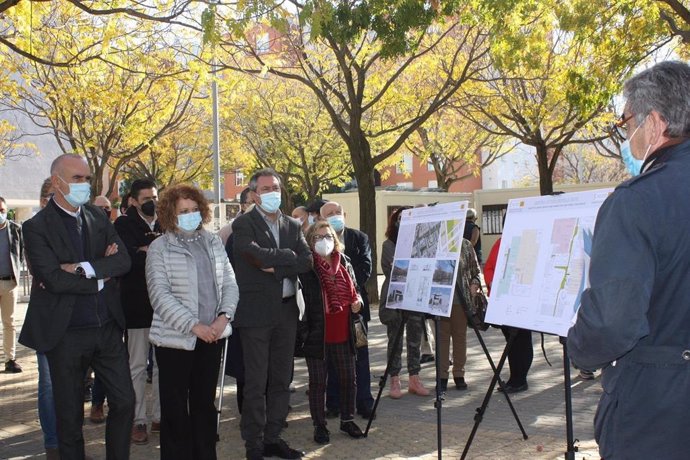 Acto de inicio de las obras del nuevo centro cívico de Sevilla Este