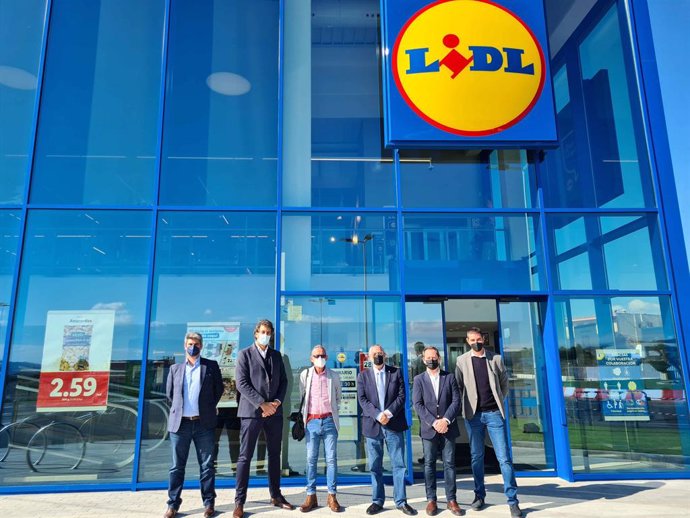 La cadena Lidl abre un nuevo supermercado en Albox (Almería).