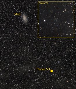 M33 y la nueva galaxia detectada, Piscis VII (en detalle en el recuadro)