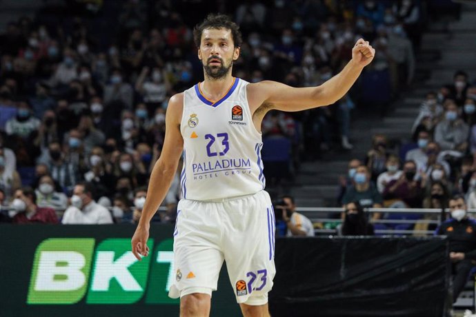 Sergio Llull celebra una canasta con el Real Madrid