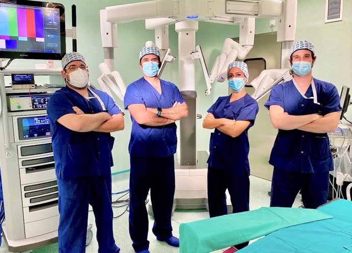 Equipo de Cirugía Torácica Robótica para tratar el cáncer de pulmón