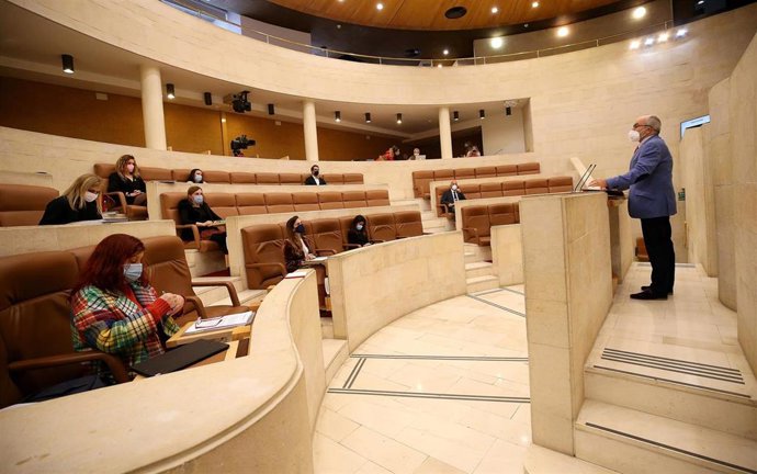 El Consejero De Sanidad, Miguel Rodríguez, Comparece En La Comisión De Economía Y Hacienda Para Presentar El Presupuesto 2022 De Su Departamento