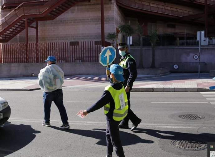 Escolares de Palma-Palmilla conciencian en seguridad vial a conductores en pasos de peatones cercanos a colegios