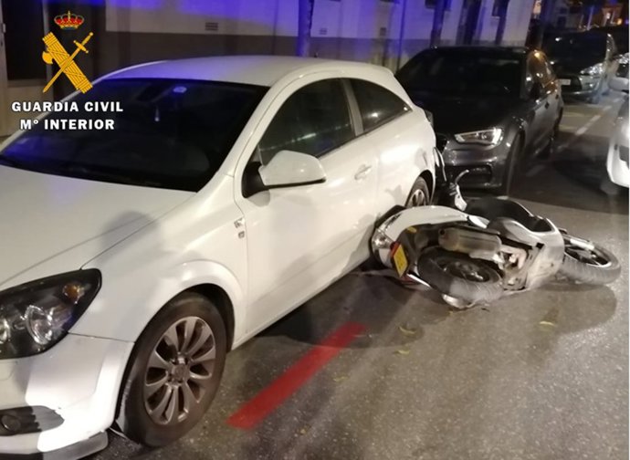 Ciclomotor conducido por el joven detenidt