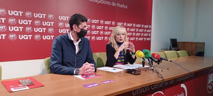 La secretaria General de UGT-A, Carmen Castilla, en rueda de prensa en Huelva.