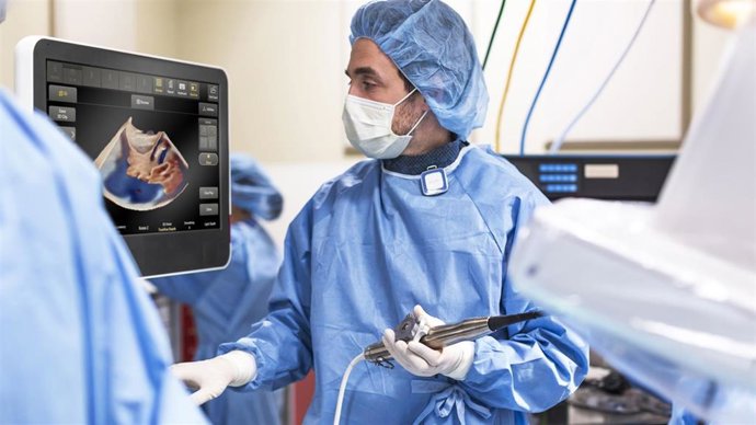 Ecógrafo EPIQ CVx durante una intervención