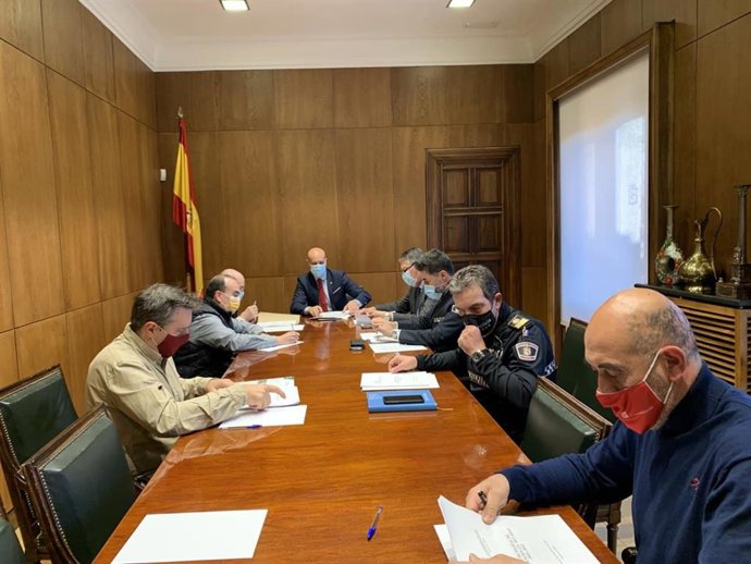El alcalde de León, José Antonio Diez, encabeza la reunión del Plan Municipal de Nevadas.