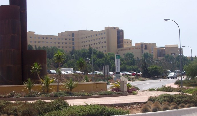 Archivo - Exterior del Hospital Torrecárdenas de Almería