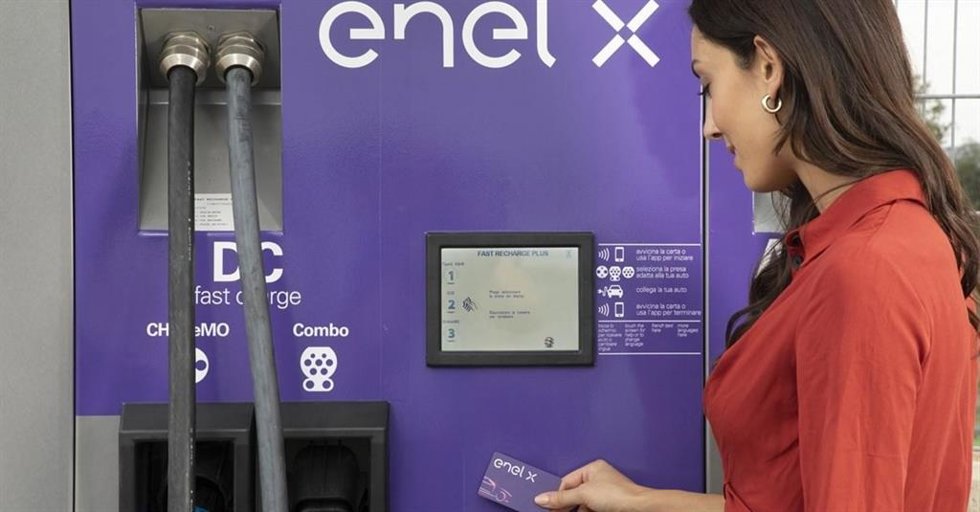 Archivo - Estación de recarga de Enel X