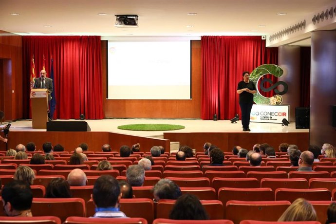 El presidente de Aragón inaugura en Teruel el I Congreso de Economía Circular.