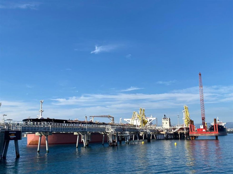 El pantalán de Repsol en el Puerto de Tarragona