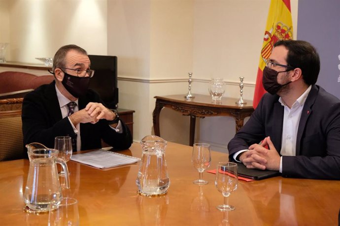 El vicepresidente del Govern, Juan Pedro Yllanes, y el ministro de Consumo, Alberto Garzón.