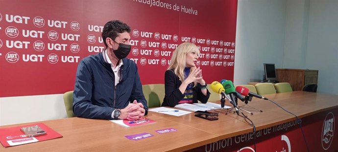 La secretaria general de UGT-A, Carmen Castilla, en rueda de prensa en Huelva.