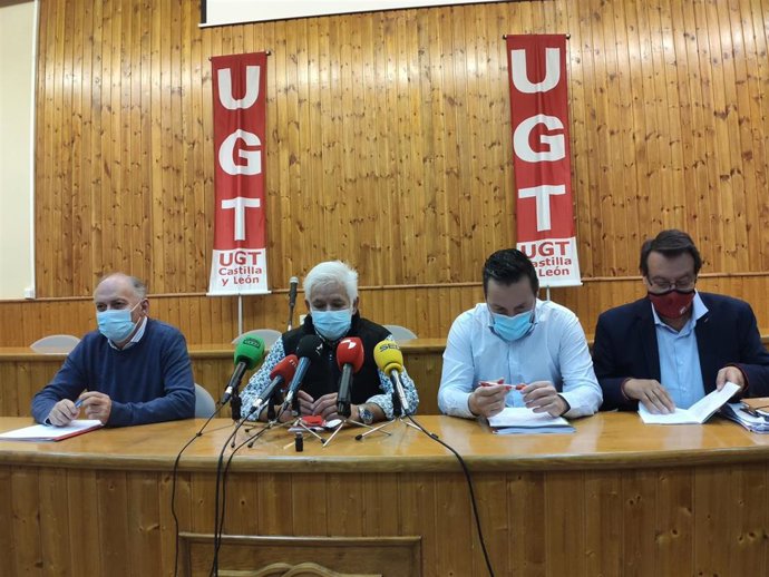 Los sindicalistas de UGT Marcelino Muñoz, Faustino Temprano, Miguel Holguín y Carlos Arenas, de izquierda a derecha, en Salamanca.