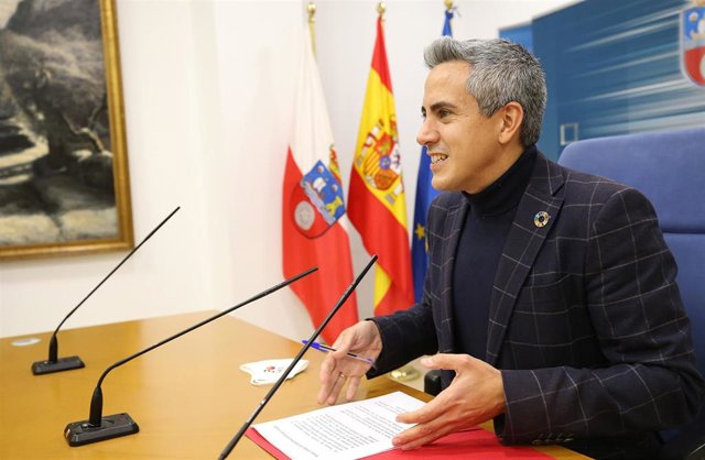 El vicepresidente y consejero de Universidades, Igualdad, Cultura y Deporte, Pablo Zuloaga, informa, en rueda de prensa, de los acuerdos del Consejo de Gobierno.